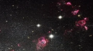 علماء الفلك يرصدون فقاعات عملاقة غامضة تتشكل في أعماق الفضاء الخارجي